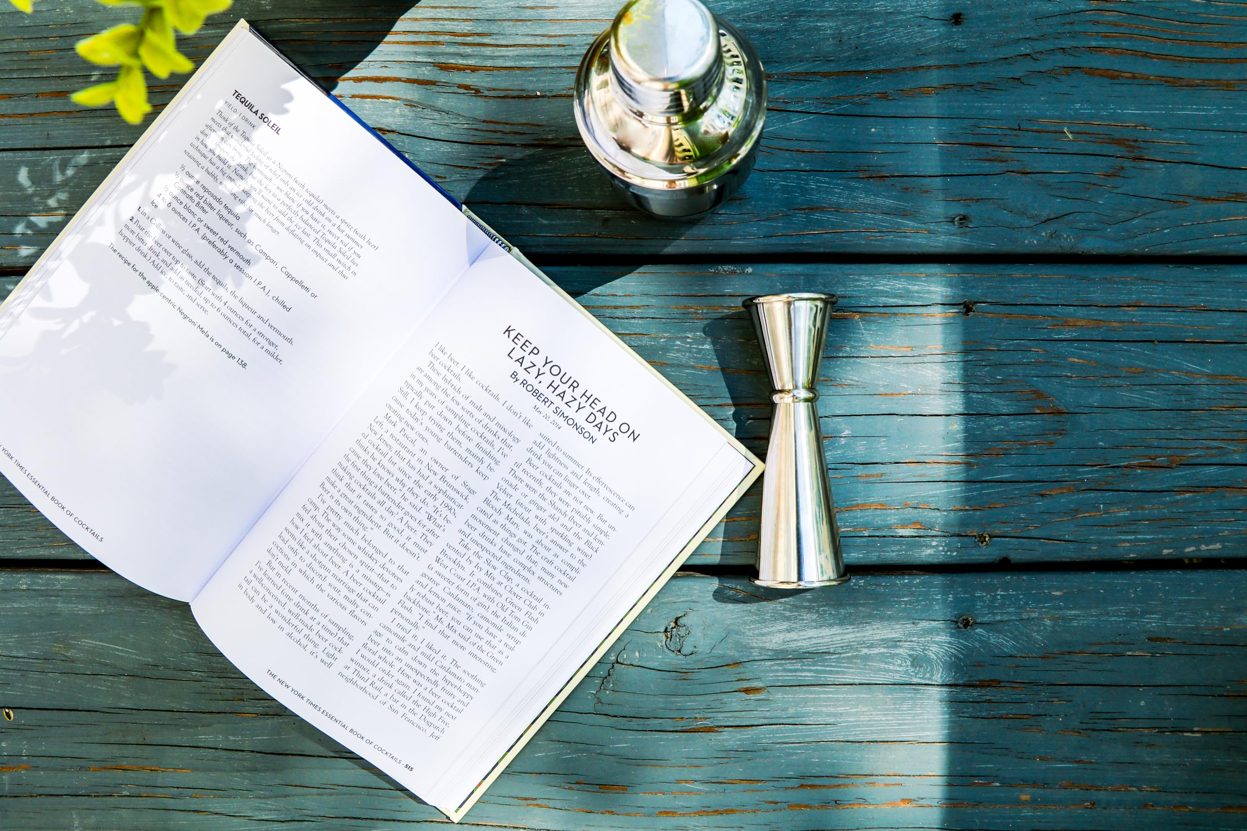 The New York Times Essential Book of Cocktails (Second Edition): Over 400 Classic Drink Recipes With Great Writing from The New York Times